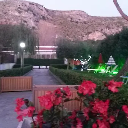 Oda ve Kahvaltı Rifa