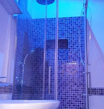 فندق مبيت وإفطار Rifa 4*