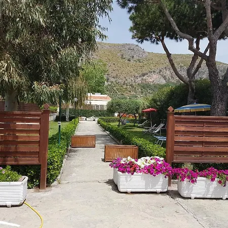 فندق مبيت وإفطار Rifa 4*